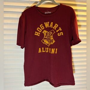 Harry Potter "Hogwarts Alumni" Short Sleeve Tee -Size Large (L)